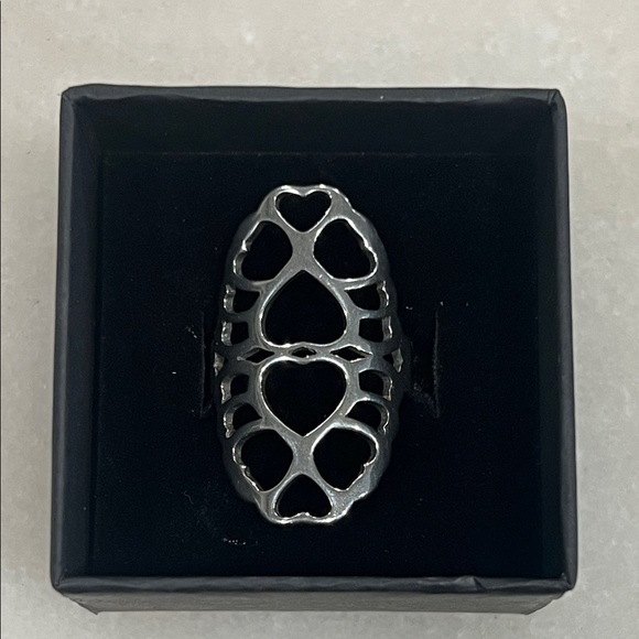 Chic Silver Heart Pattern Ring - Picture 2 of 9